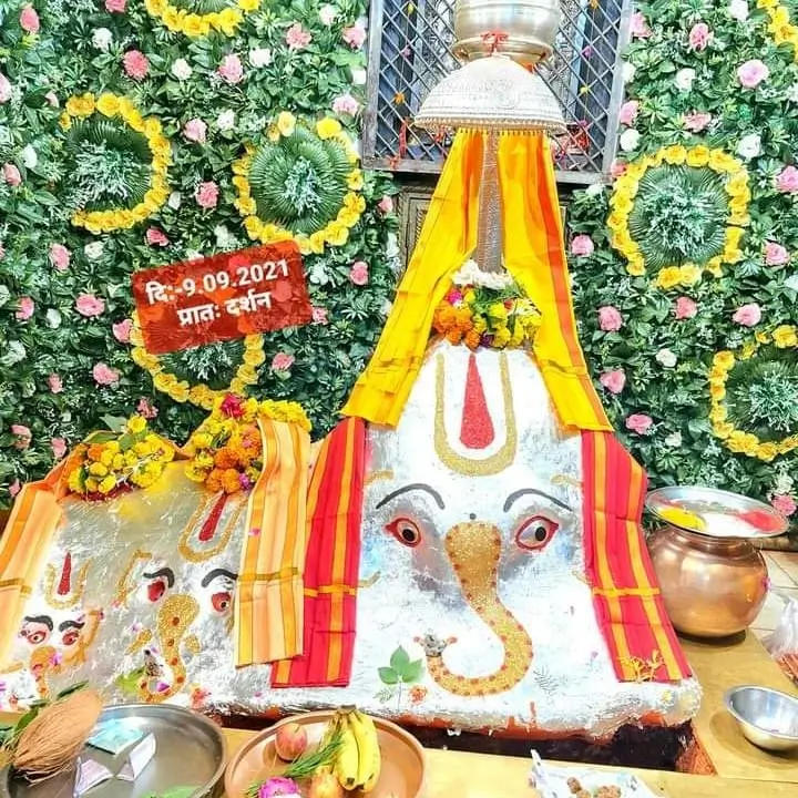 Chintaman Ganesh Mandir in ujjain . Book us to Visit this Temple. Best hotels in ujjain